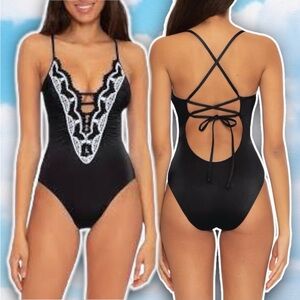 NWOT BECCA BY REBECCA VIRTUE Delilah Clare Plunge One Piece Swimsuit Boho Goth